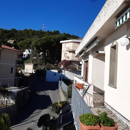 Bressa De Ma Affittacamere, & Breakfast Penzion Pietra Ligure